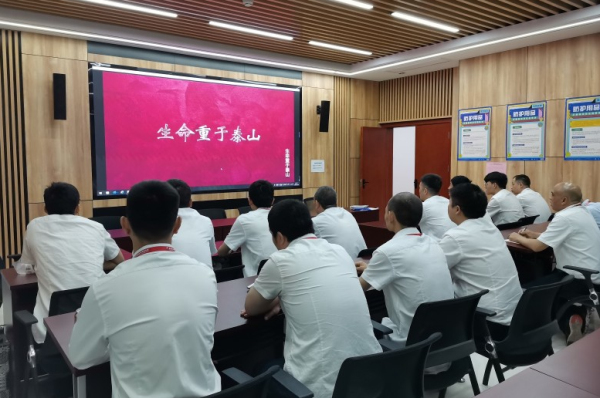 陕煤曹家滩矿业有限公司：班前会的“灵魂拷问”与巷道里的“火眼金睛”