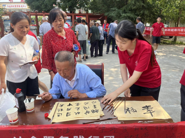 陕西财经职业技术学院：校村协同，政医联动，共筑留守老人温暖港湾
