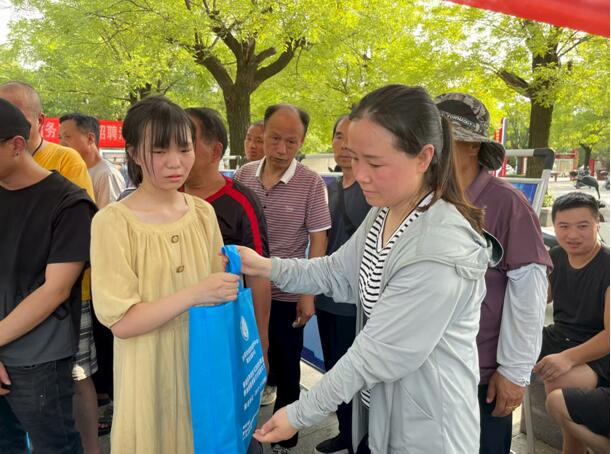 渭南市潼关县精准招聘稳就业 “点对点”服务促增收