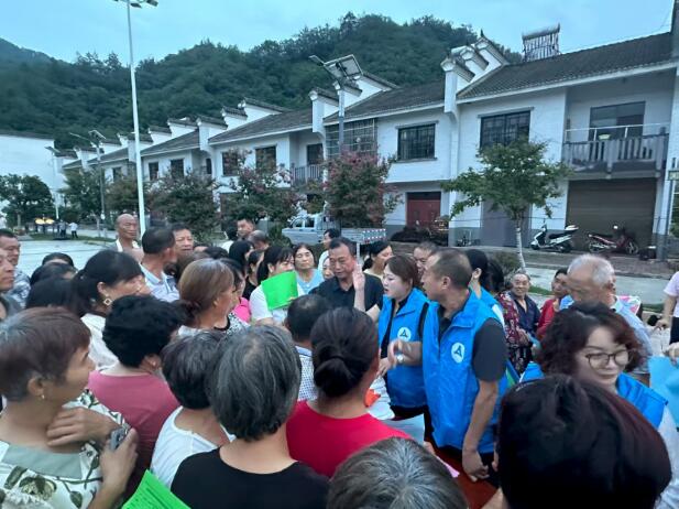 汉中市佛坪县人社局开展 “社保进万家” 宣传活动 党建引领暖民心