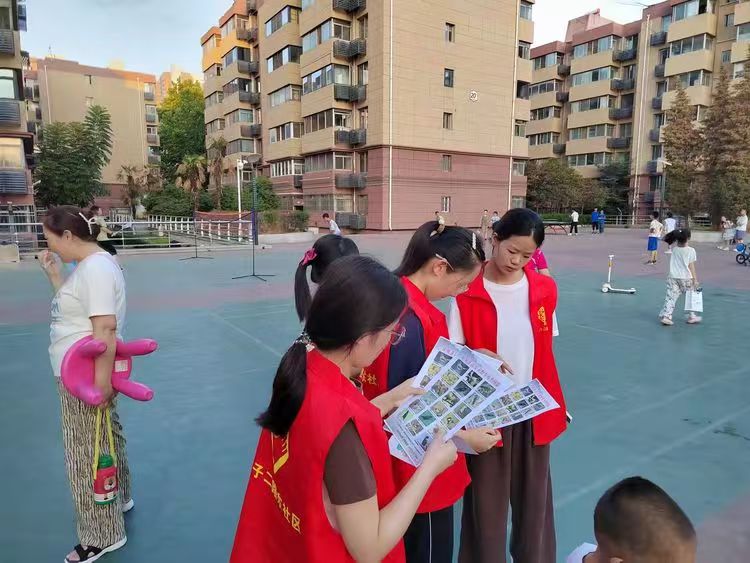 电子二路东社区组织青少年暑期志愿服务活动