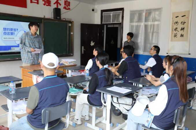 信泰电子关爱留守儿童：劳动教育与爱心捐赠并行