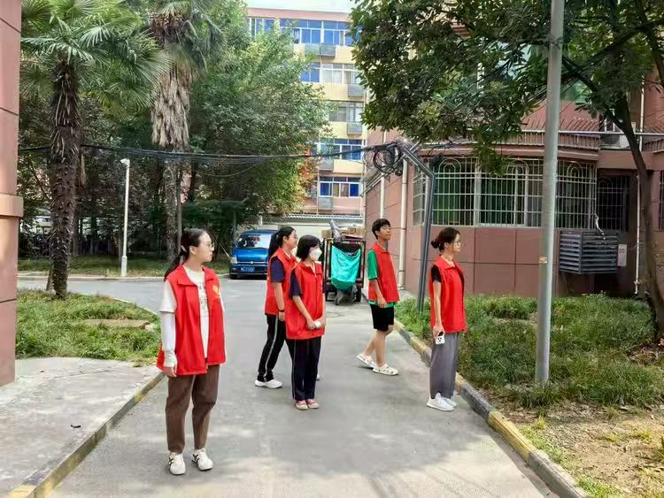电子二路东社区组织青少年暑期志愿服务活动