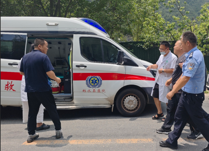 商洛市柞水县交警：高温下的景区守护者