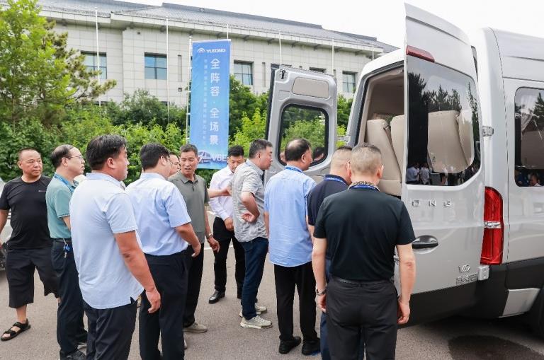 焕新出行体验，引领价值革新！宇通纯电轻客天骏V6E震撼登场