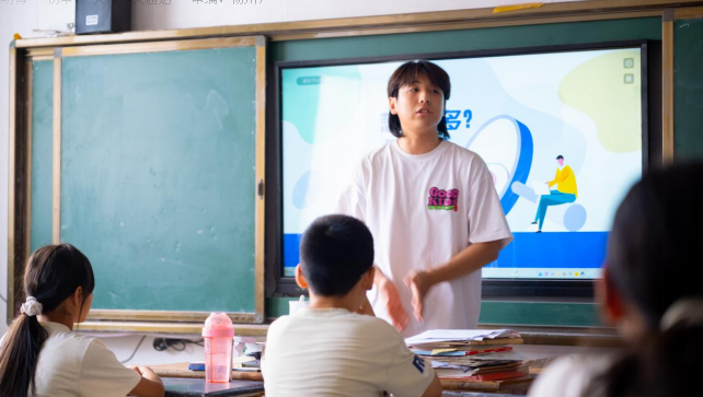 苏陕校企联动，助力留守儿童成长