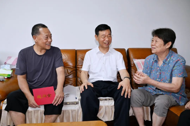 八一送关怀，尊崇暖兵心 —— 陕西省退役军人事务厅开展集中走访活动