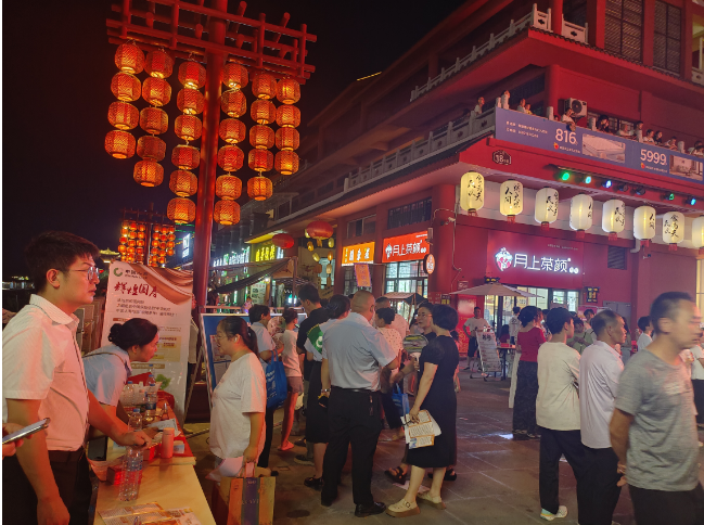 汉中市西乡县 “百日千万招聘专项行动” 走进夜市 助力高校毕业生就业