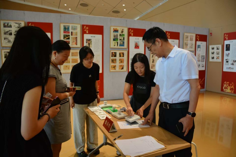 “大家小画连环画艺术百年巡展”西安盛大开幕