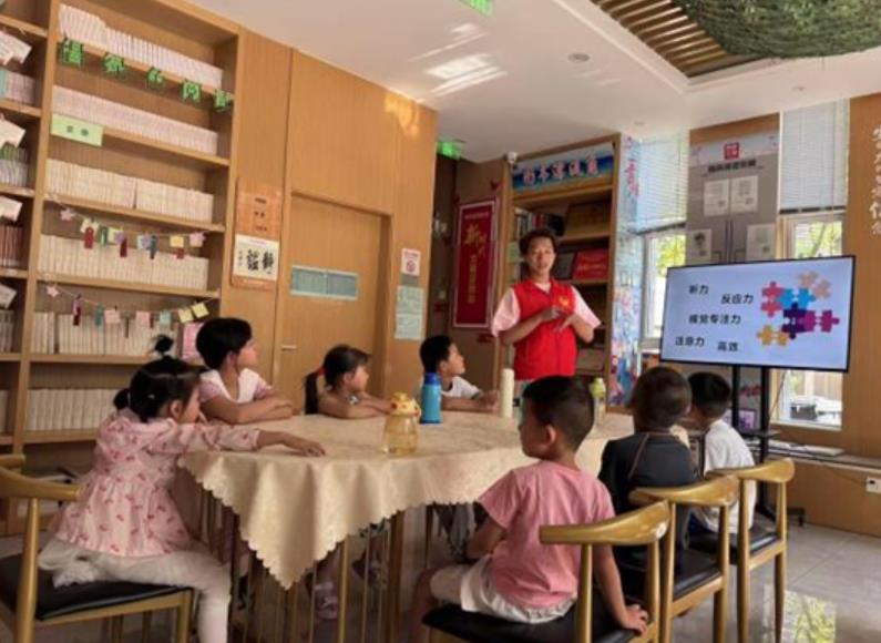 西京学院“蒲公英”志愿队情暖社区童心——记团中央2025年关爱行动“七彩假期”西安社区行