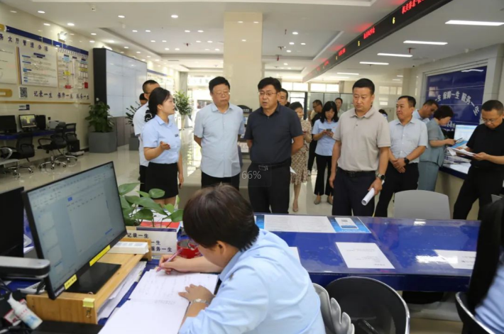 延安市人大常委会调研黄陵社保服务大厅工作