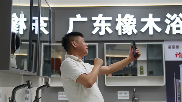 从批发商家到千万粉丝的家居主播，快手主播祝哥靠专业打动用户