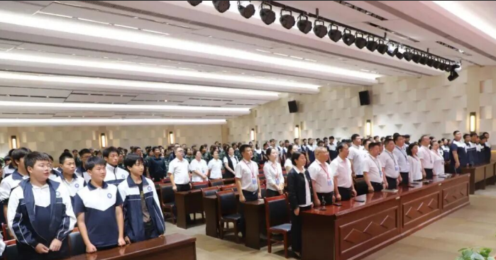 陕西各级人社系统认真收听收看纪念中国人民抗日战争暨世界反法西斯战争胜利 80 周年大会盛况