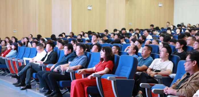 陕西各级人社系统认真收听收看纪念中国人民抗日战争暨世界反法西斯战争胜利 80 周年大会盛况