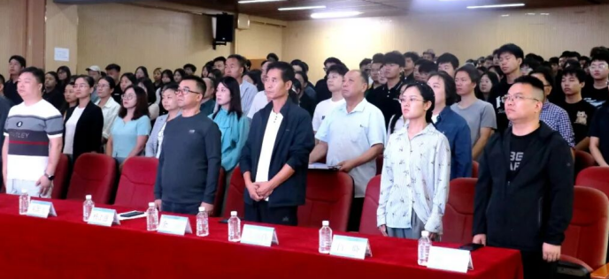 陕西各级人社系统认真收听收看纪念中国人民抗日战争暨世界反法西斯战争胜利 80 周年大会盛况