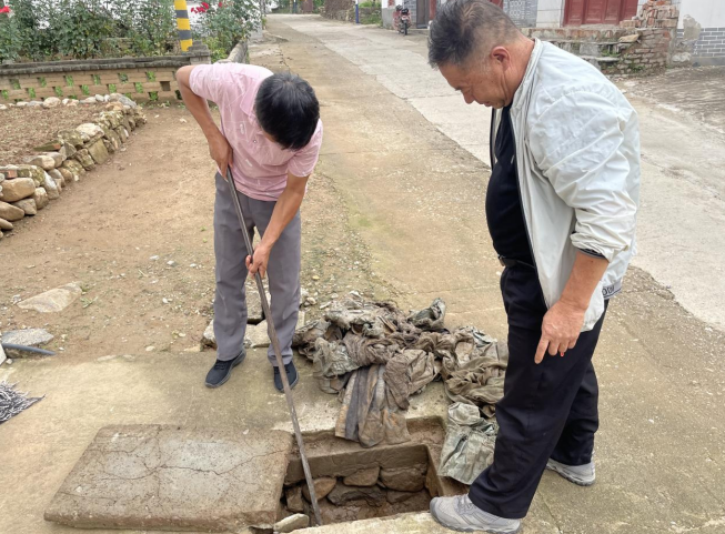 国网丹凤县供电公司驻村工作队：修复水管暖民心 乡村振兴添动力