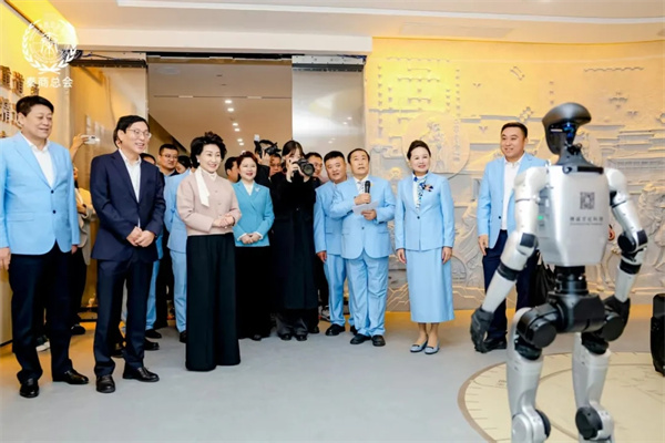 全球秦商 聚力启航 秦商总会大厦落成暨入驻仪式在西安高新区隆重举行