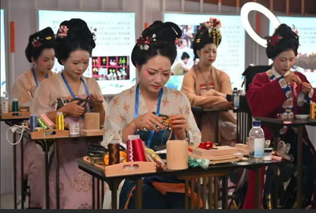 智汇丝路筑枢纽，才聚长安启新程 —— 第五届丝绸之路经济带人力资源发展大会圆满落幕