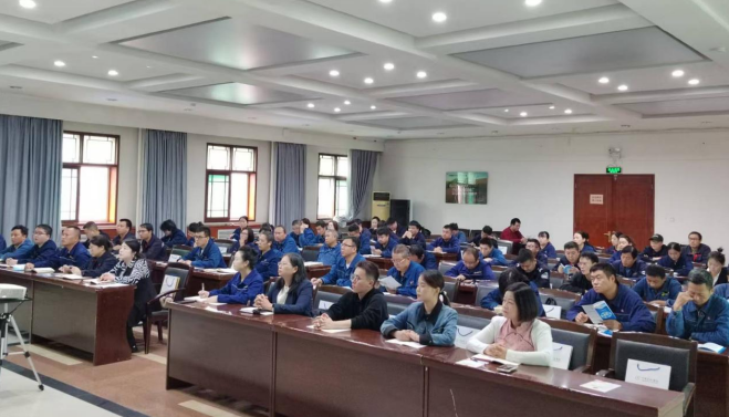 商洛市柞水县人社局入企培训：筑牢工伤预防防线，优化营商环境