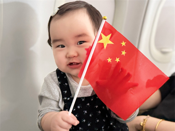国庆高空添喜庆 东航西北分公司“锦绣中华”主题航班传递家国温情