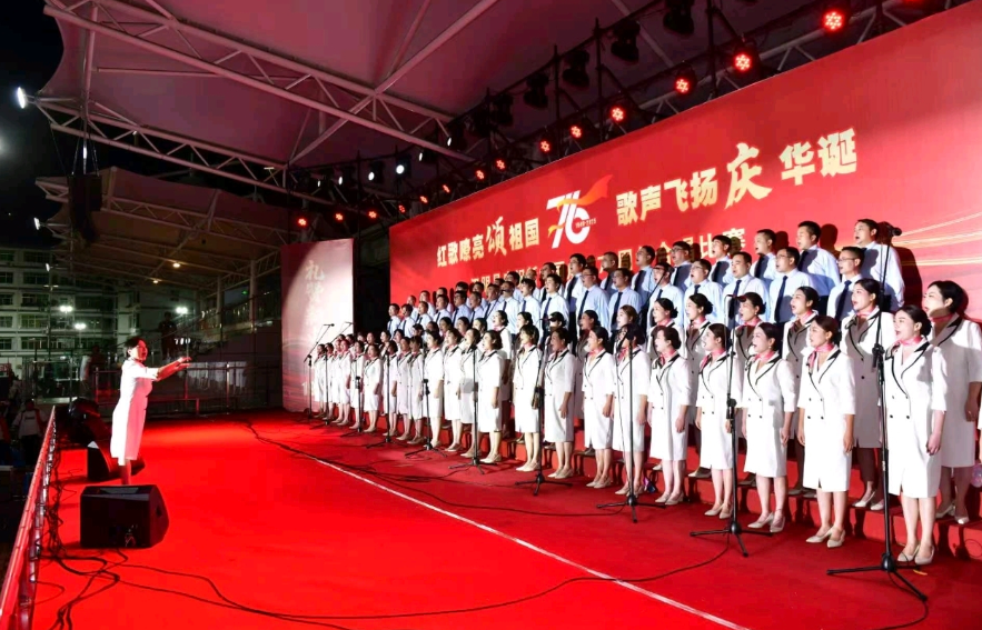 奏响“强军战歌”，聚力“向光而行”——汉阴县发改统计招商四幼合唱队用歌声献礼祖国华诞