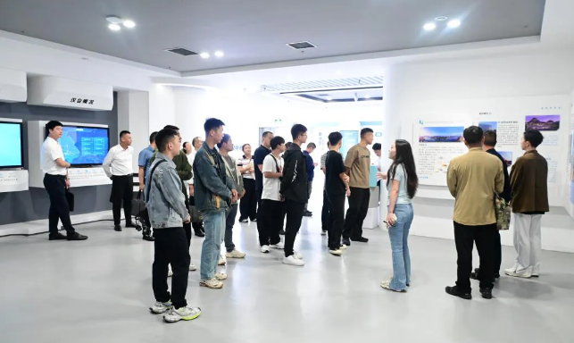 退伍不褪色 创业启新程 —— 汉中市举办 “源来好创业” 退役军人创新创业观摩交流活动